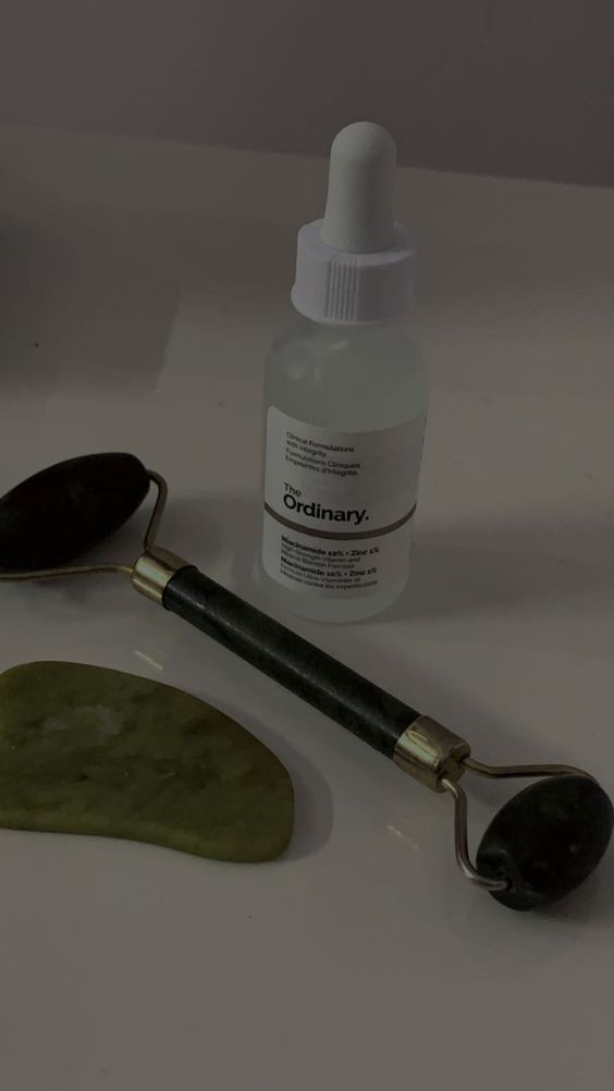 Get 3in1 deal real Gua sha stone and jade roller with the ordinary syrum